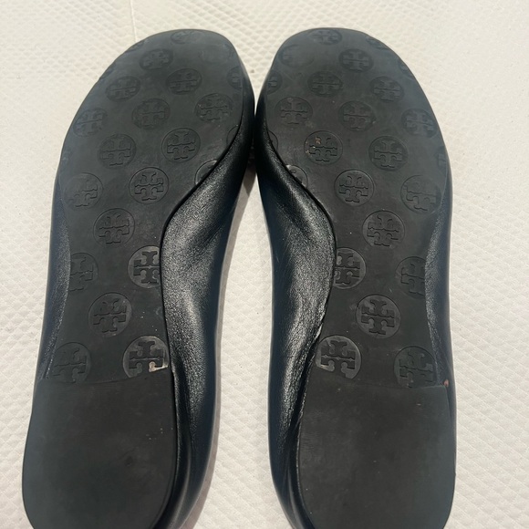 Tory Burch flats with gold - Picture 2 of 2